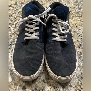 Nike blue suede shoes size 11 pre owned